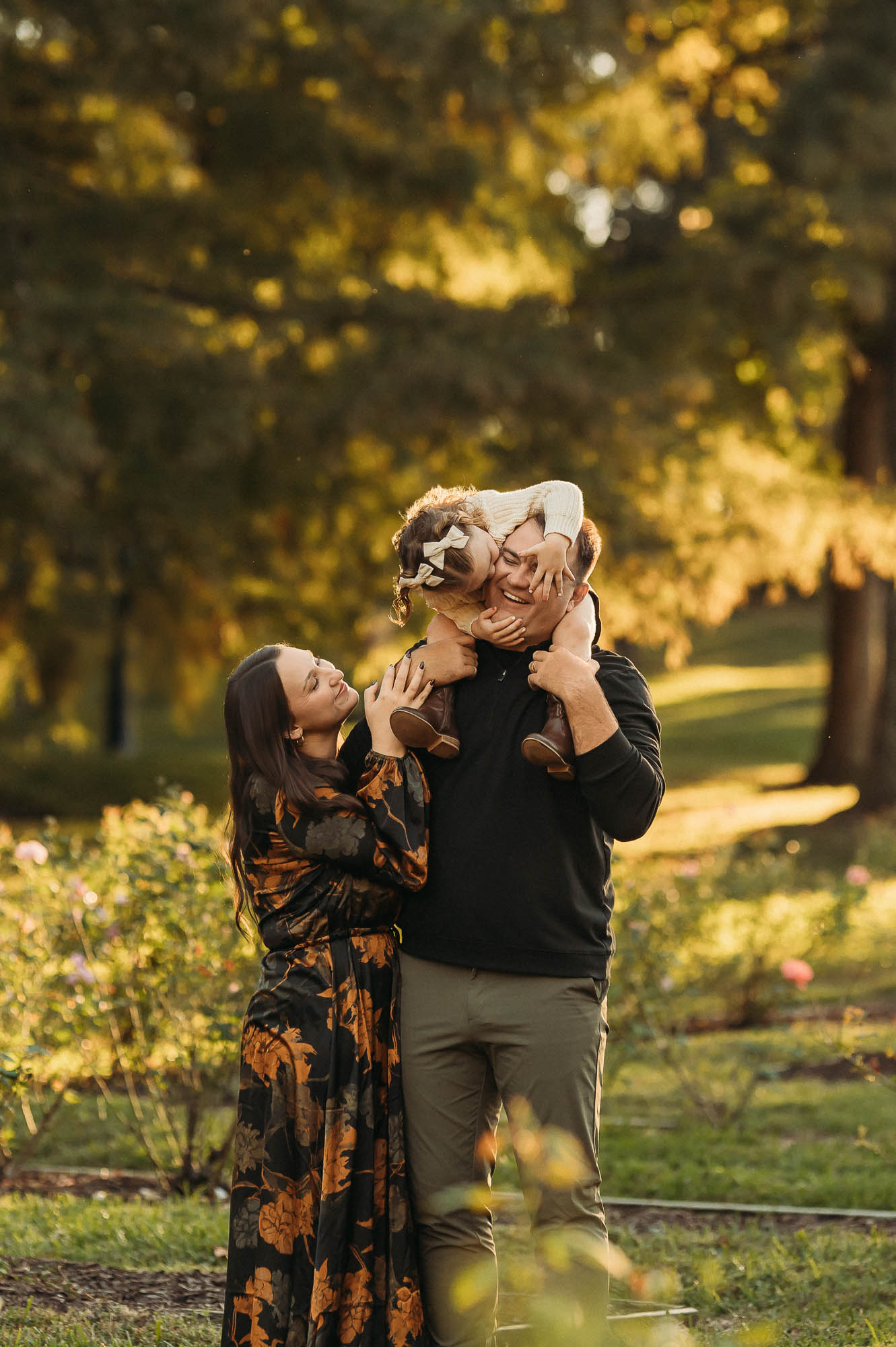 Family laughing together | Tyler Texas Family Photographer
