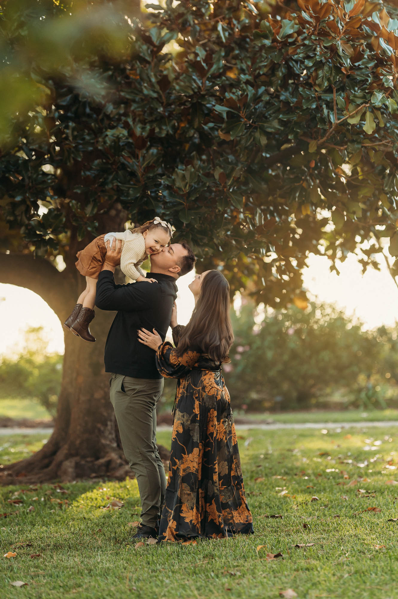 Family Playing under a tree Tyler Rose Garden | Tyler Texas Family Photographer