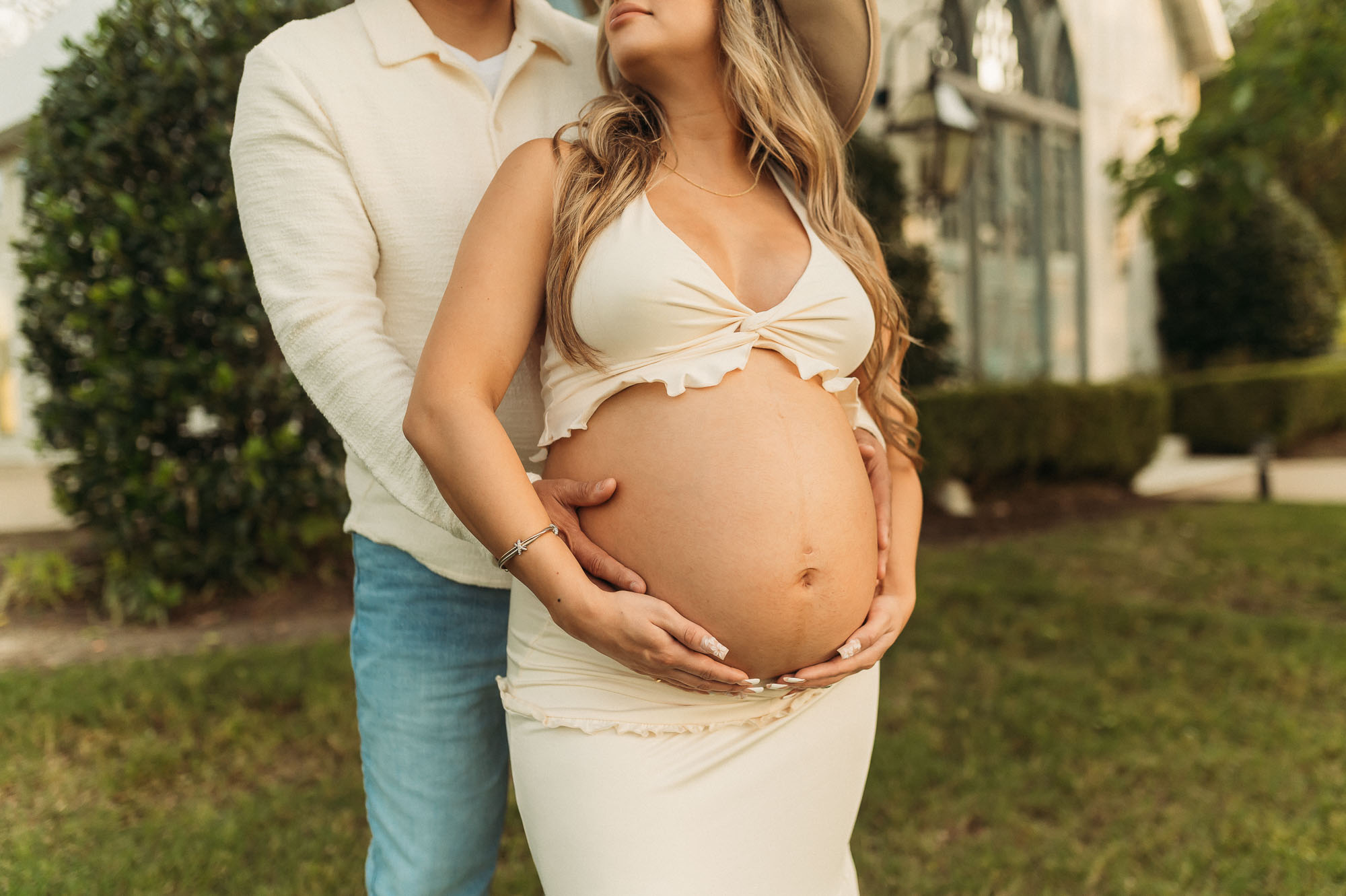East Texas Maternity Session at Hidden Gem Villa
